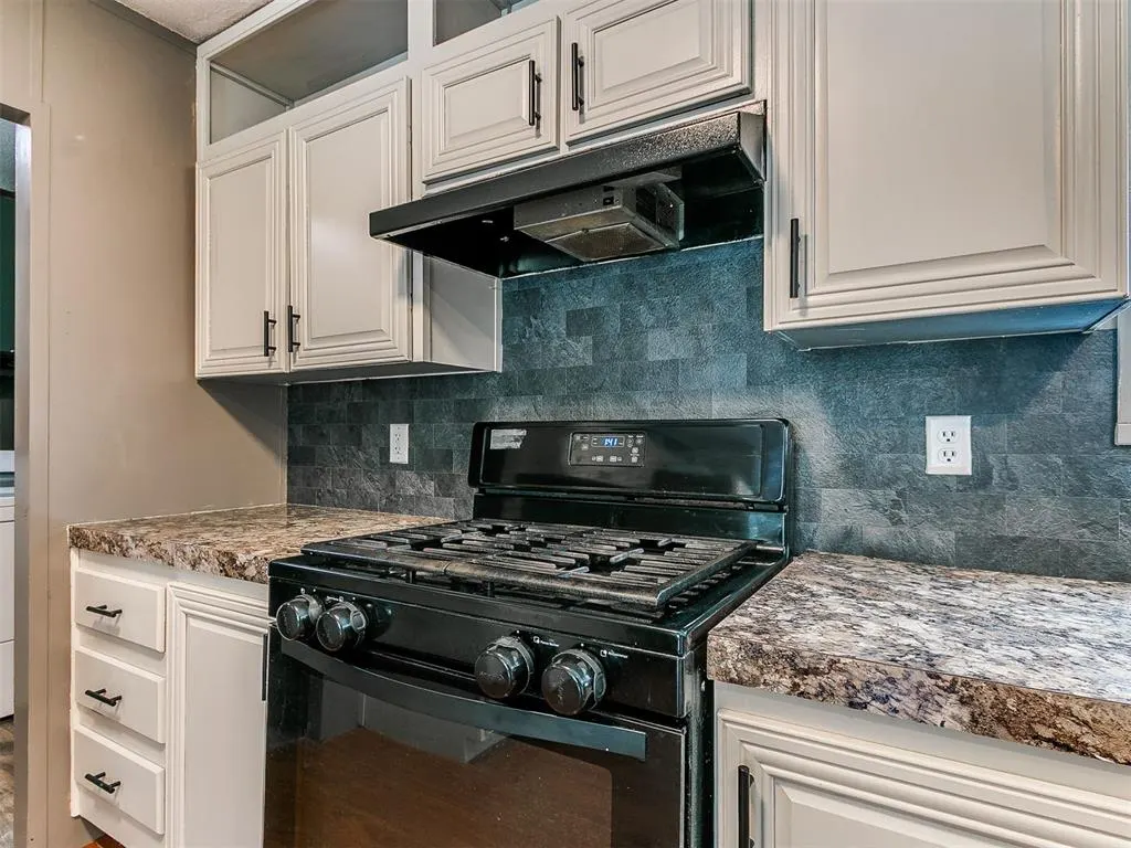 Photo 17 — 2010 SE 136th Avenue, Norman, OK 73026