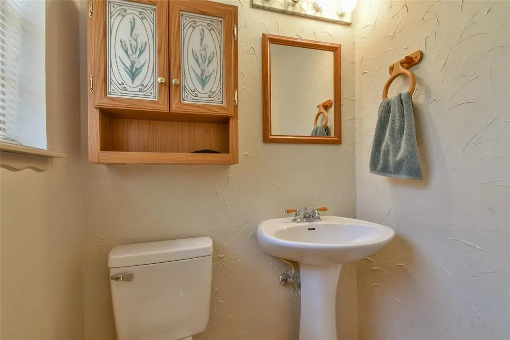 Photo 12 — 1012 NW 7th Place, Moore, OK 73160