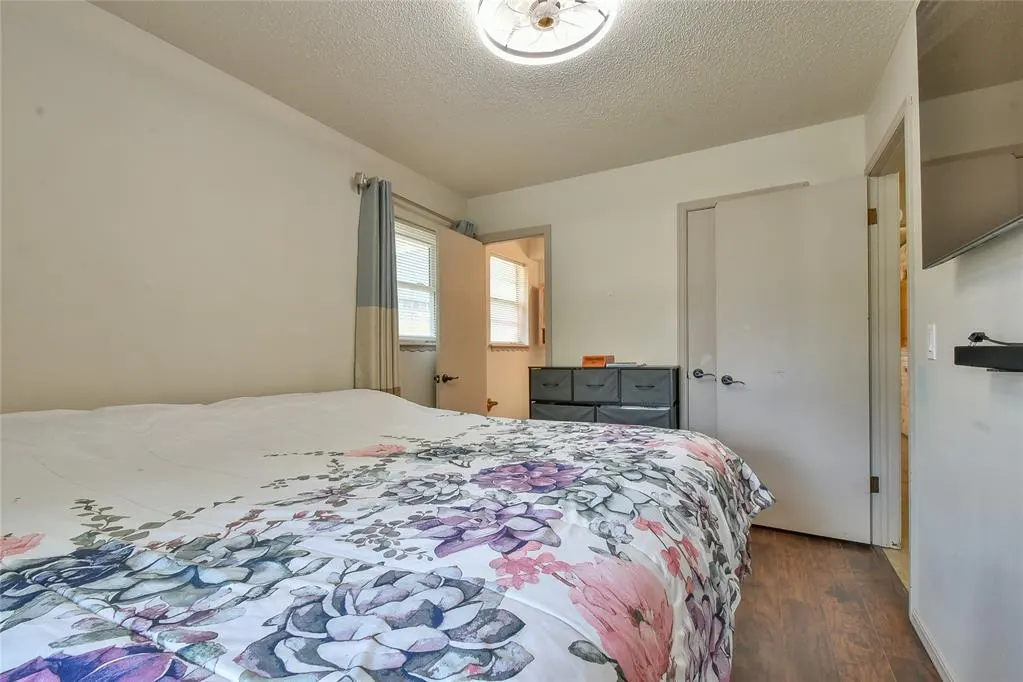Photo 13 — 1012 NW 7th Place, Moore, OK 73160