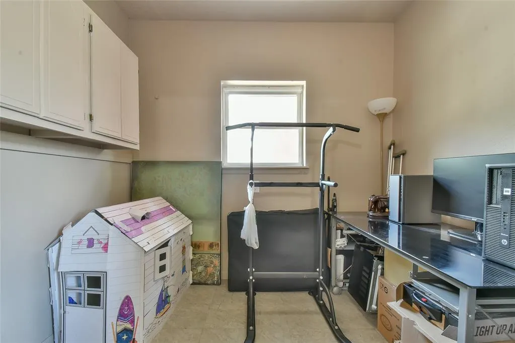 Photo 23 — 1012 NW 7th Place, Moore, OK 73160
