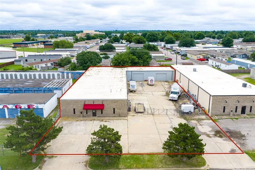 Front exterior — 1835 Industrial Boulevard, Norman, OK 73069