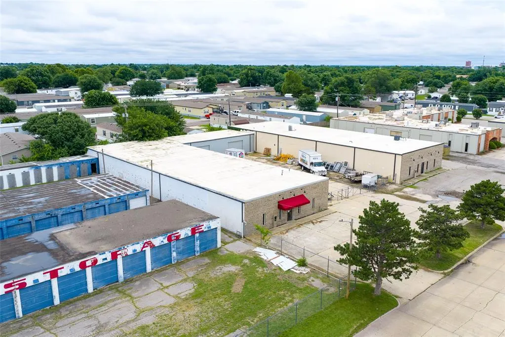 Photo 4 — 1835 Industrial Boulevard, Norman, OK 73069