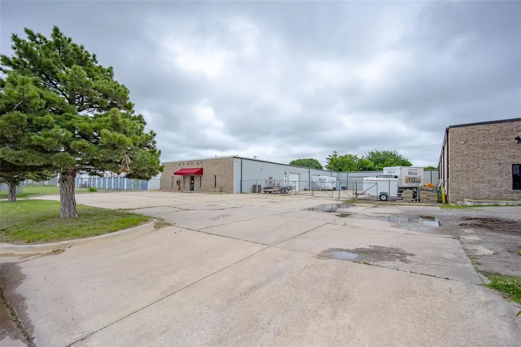 Photo 16 — 1835 Industrial Boulevard, Norman, OK 73069