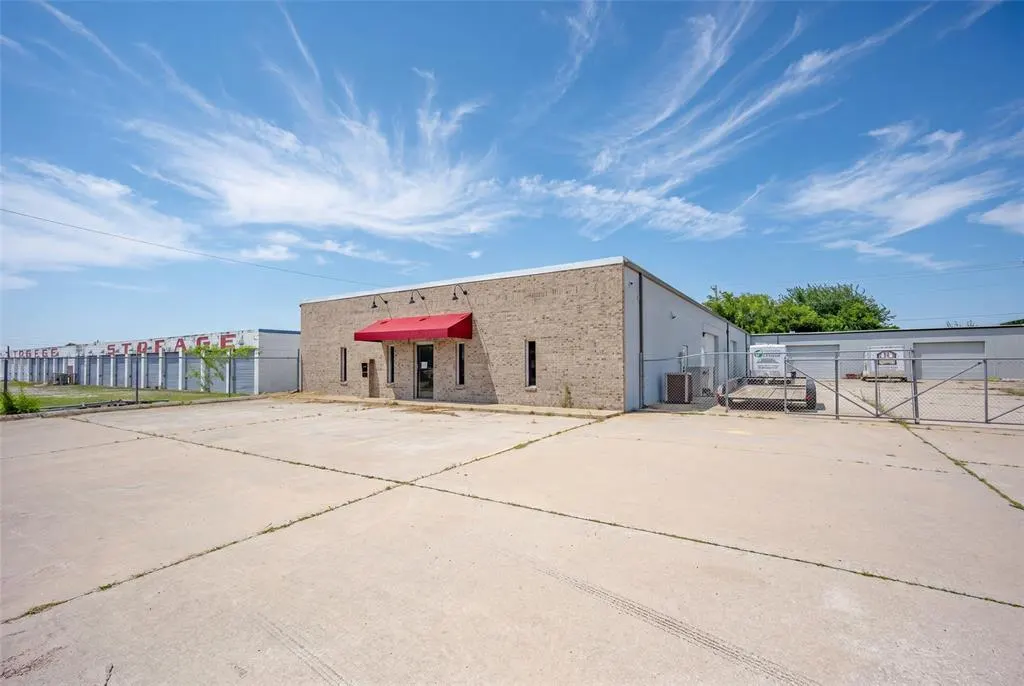 Photo 17 — 1835 Industrial Boulevard, Norman, OK 73069