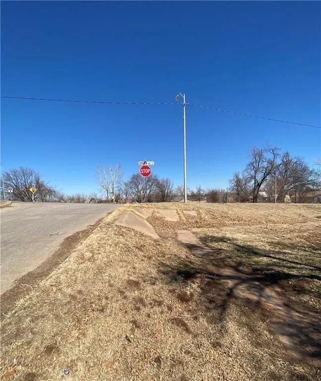 Front exterior — 1121 W Choctaw Avenue, Chickasha, OK 73018