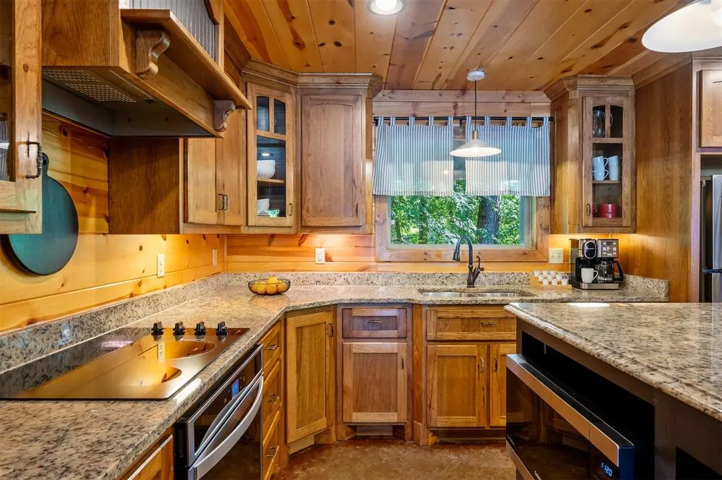 Photo 10 — 32 Orange Blossom Lane, Broken Bow, OK 74728