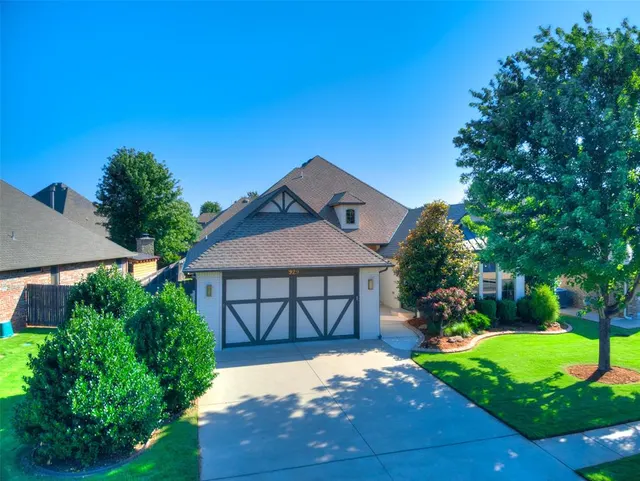 Photo 3 — 929 NW 195th Place, Edmond, OK 73012
