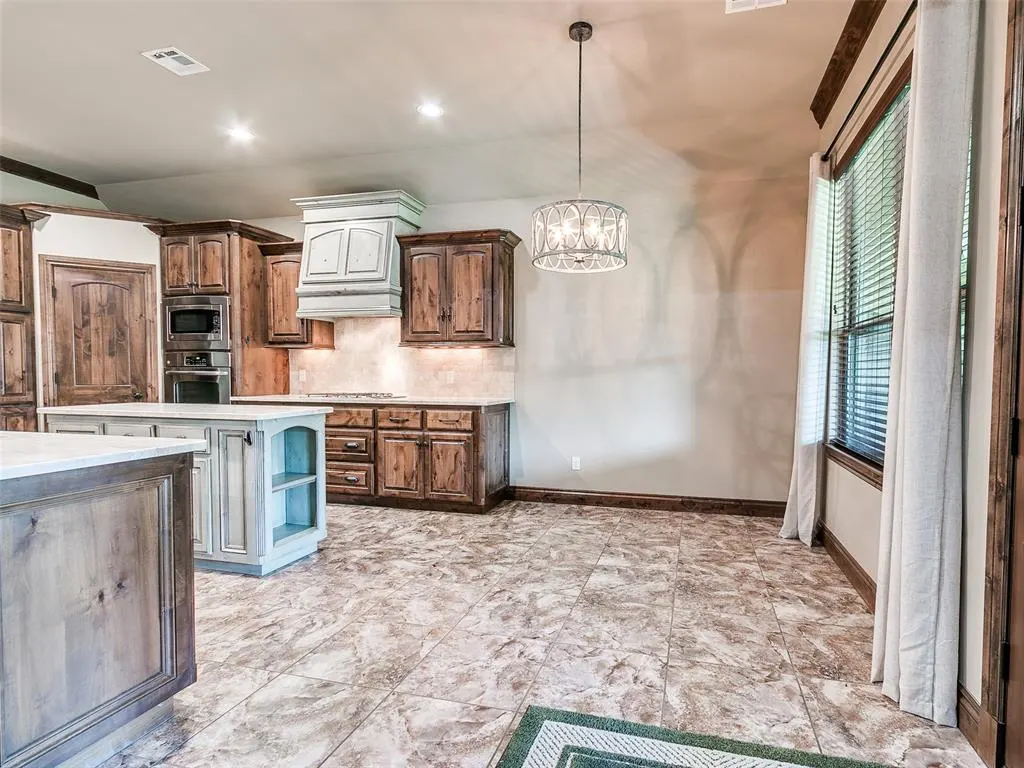 Photo 16 — 929 NW 195th Place, Edmond, OK 73012