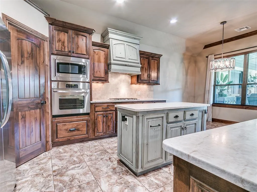 Photo 21 — 929 NW 195th Place, Edmond, OK 73012