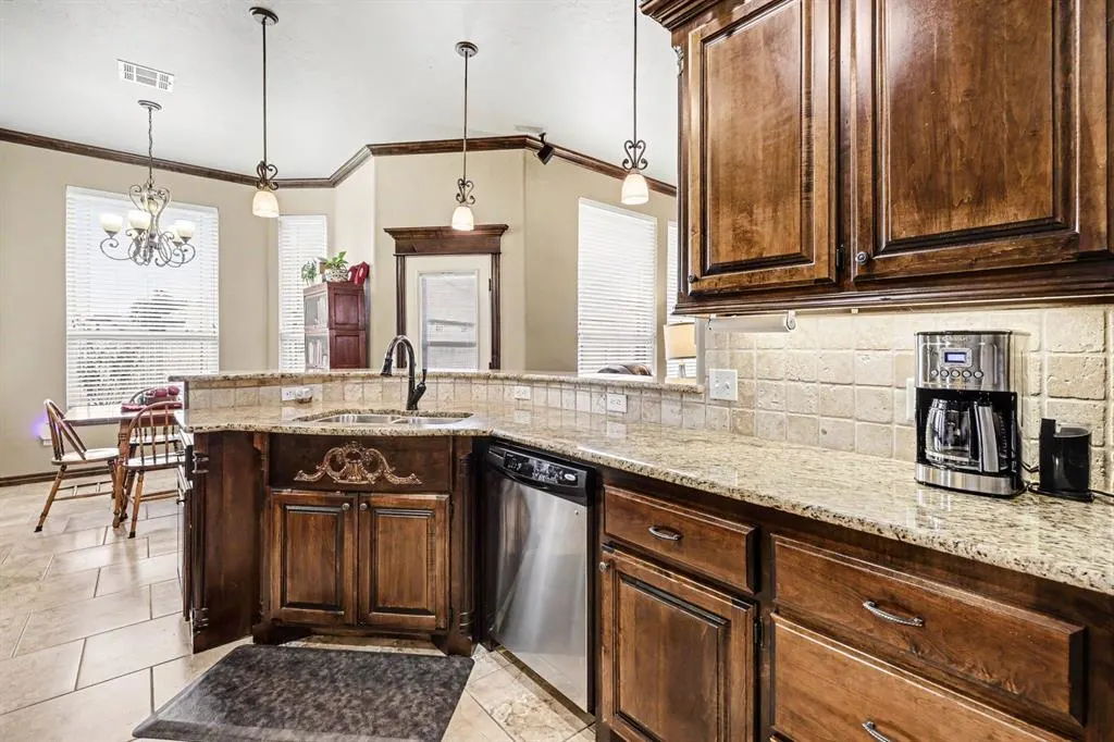 Photo 18 — 13117 NW 6th Circle, Yukon, OK 73099