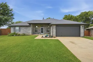 Sold home at 1005 Meadowlake Drive