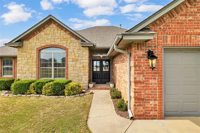 Photo 3 — 1411 Tiffany Court, Newcastle, OK 73065