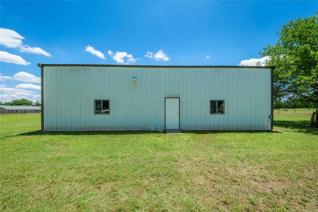 Photo 9 — 523 W Country Club Road, Chickasha, OK 73018