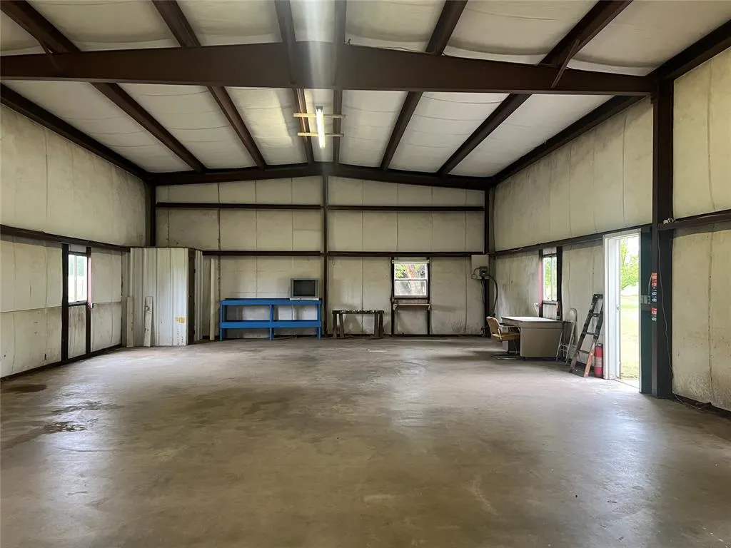 Photo 10 — 523 W Country Club Road, Chickasha, OK 73018
