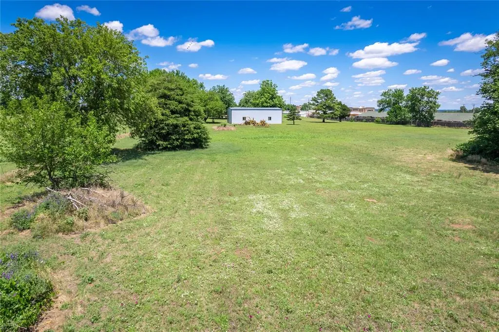 Photo 13 — 523 W Country Club Road, Chickasha, OK 73018