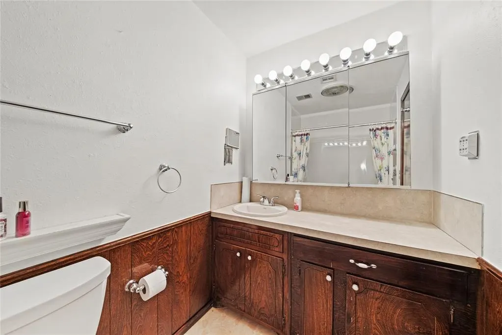 Photo 27 — 523 W Country Club Road, Chickasha, OK 73018