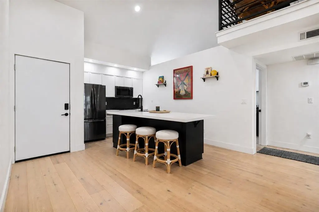 Photo 3 — 931 NW 7th Street 206, Oklahoma City, OK 73106