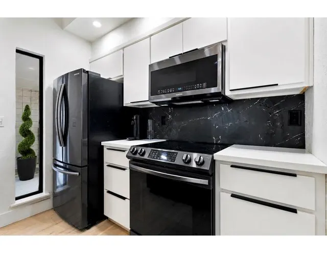 Photo 4 — 931 NW 7th Street 206, Oklahoma City, OK 73106