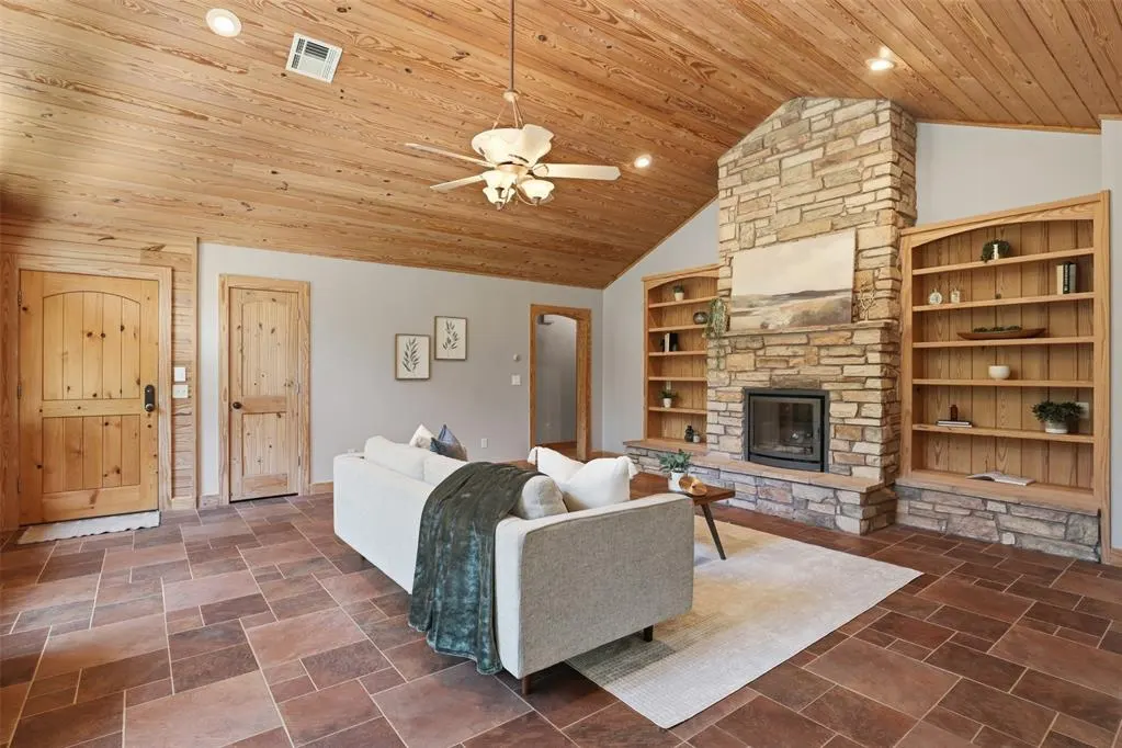 Photo 7 — 2111 Seminole Road, Norman, OK 73026