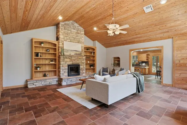 Photo 8 — 2111 Seminole Road, Norman, OK 73026