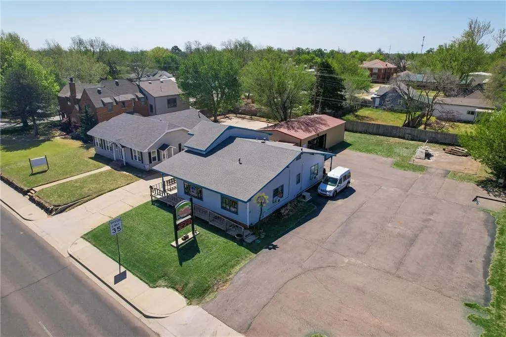 Photo 6 — 1012 W 3rd Street, Elk City, OK 73644