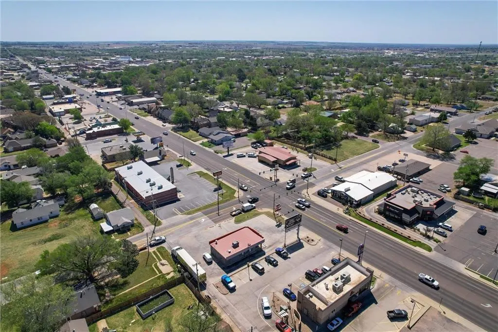 Photo 10 — 1012 W 3rd Street, Elk City, OK 73644
