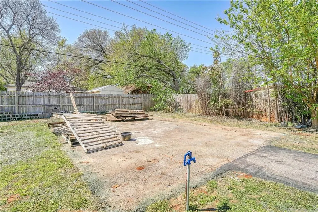 Photo 36 — 1012 W 3rd Street, Elk City, OK 73644