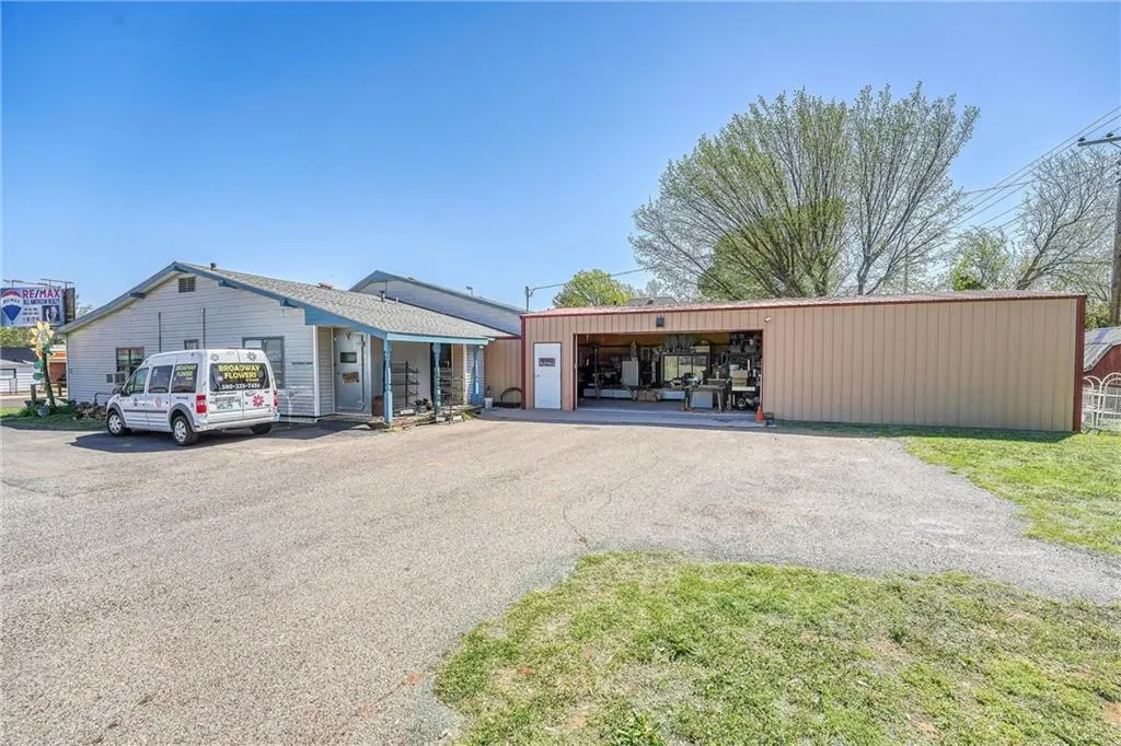 Photo 39 — 1012 W 3rd Street, Elk City, OK 73644