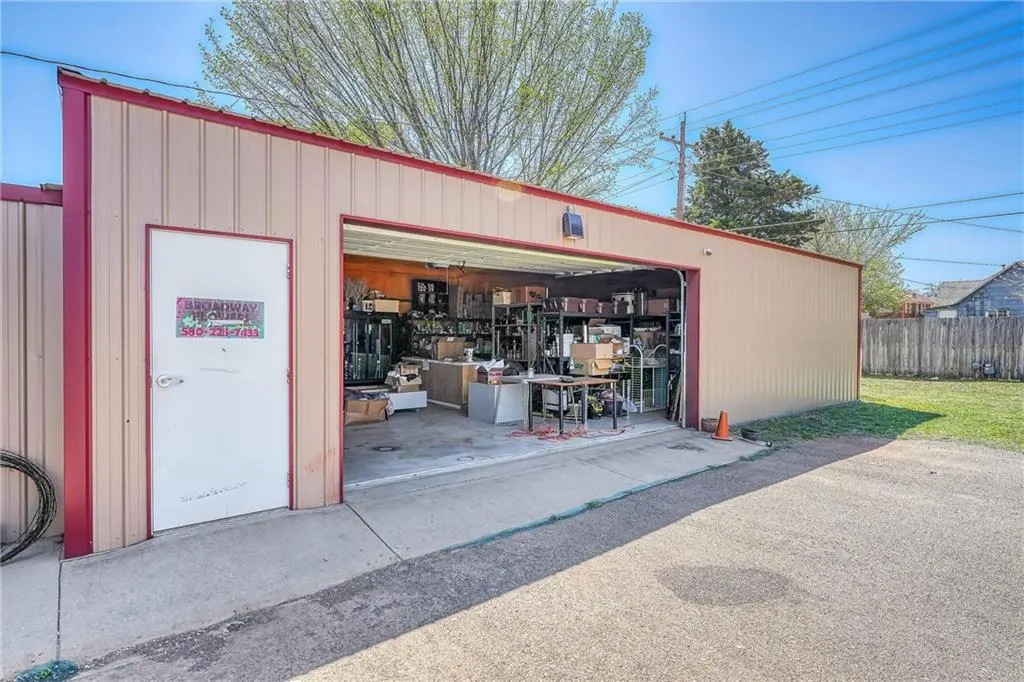 Photo 40 — 1012 W 3rd Street, Elk City, OK 73644