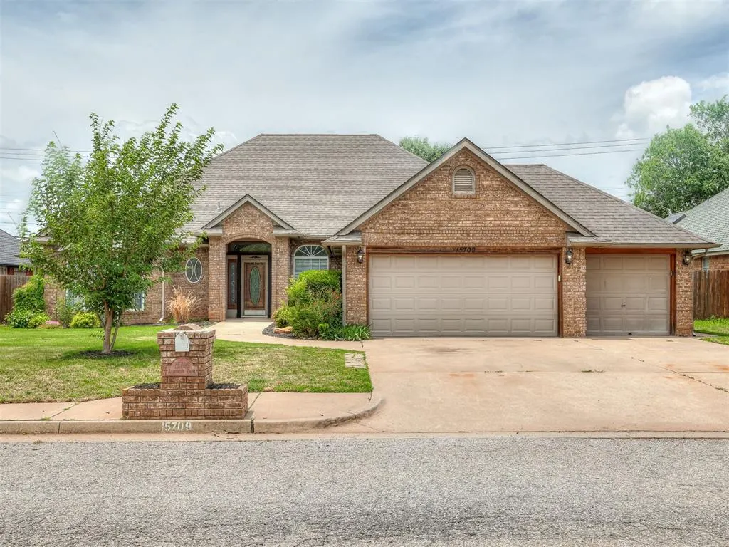 Front exterior — 15709 Allegheny Drive, Edmond, OK 73013