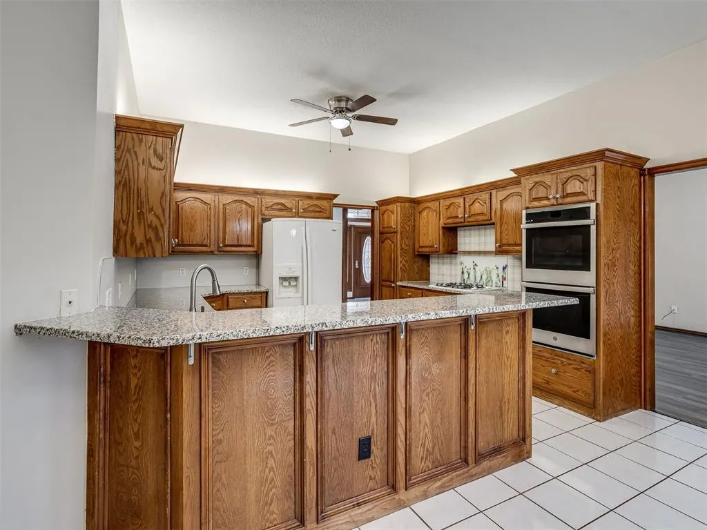 Photo 6 — 15709 Allegheny Drive, Edmond, OK 73013