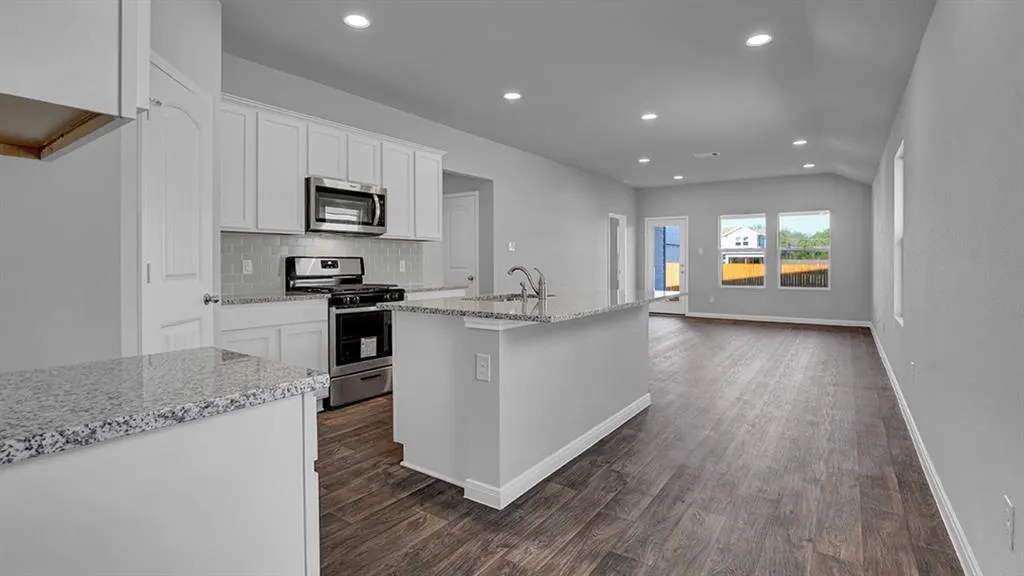 Photo 6 — 10509 Red Thistle Drive, Oklahoma City, OK 73114