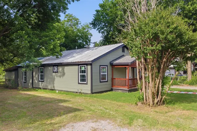 Photo 4 — 413 SE 3rd Street, Ardmore, OK 73401