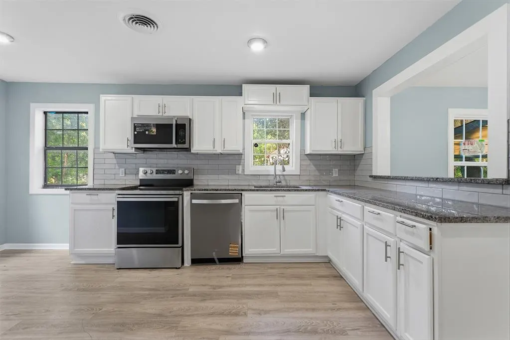 Photo 10 — 413 SE 3rd Street, Ardmore, OK 73401