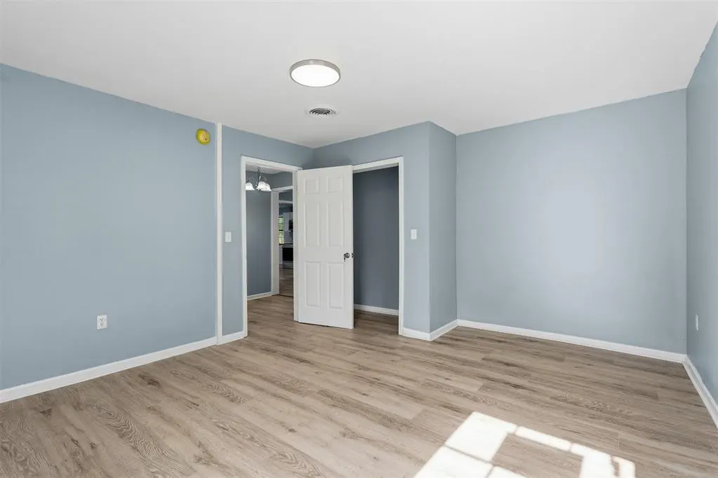 Photo 16 — 413 SE 3rd Street, Ardmore, OK 73401