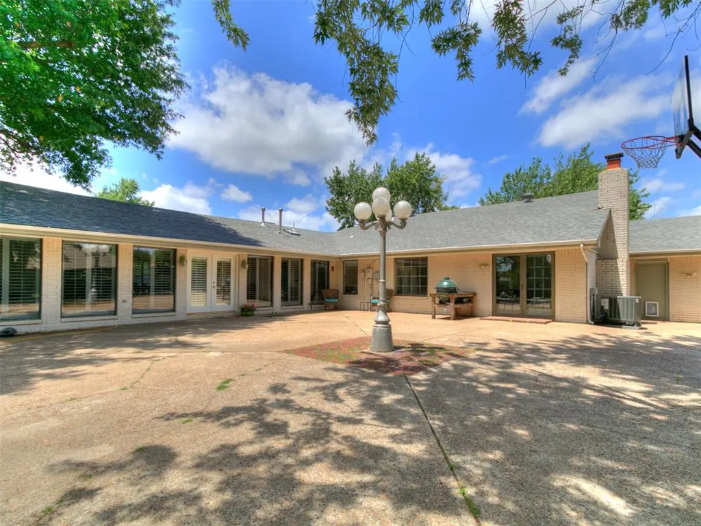Photo 5 — 1514 Washington Street, Edmond, OK 73034