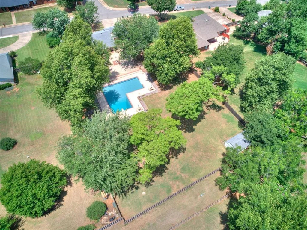Photo 9 — 1514 Washington Street, Edmond, OK 73034