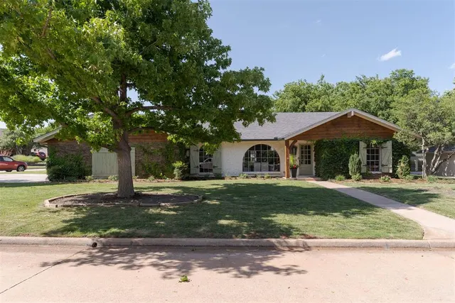 Front exterior — 2933 Prairie Rose Court, Oklahoma City, OK 73120