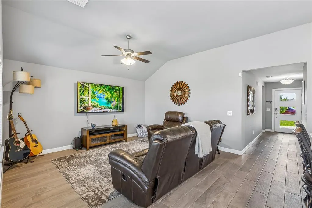 Photo 6 — 3440 Pagoda Pead Drive, Yukon, OK 73099