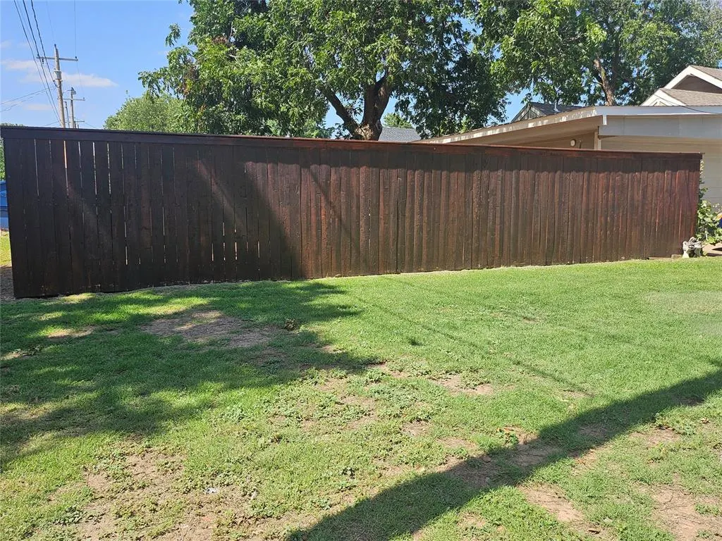 Photo 3 — 401 N BROADWAY Street, Hobart, OK 73651