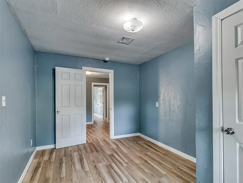 Photo 5 — 625 SW 47th Street, Oklahoma City, OK 73109