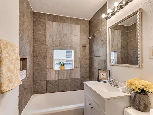 Photo 6 — 625 SW 47th Street, Oklahoma City, OK 73109