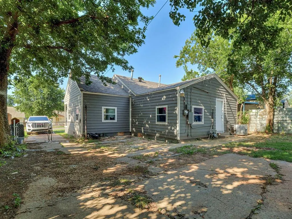 Photo 8 — 625 SW 47th Street, Oklahoma City, OK 73109