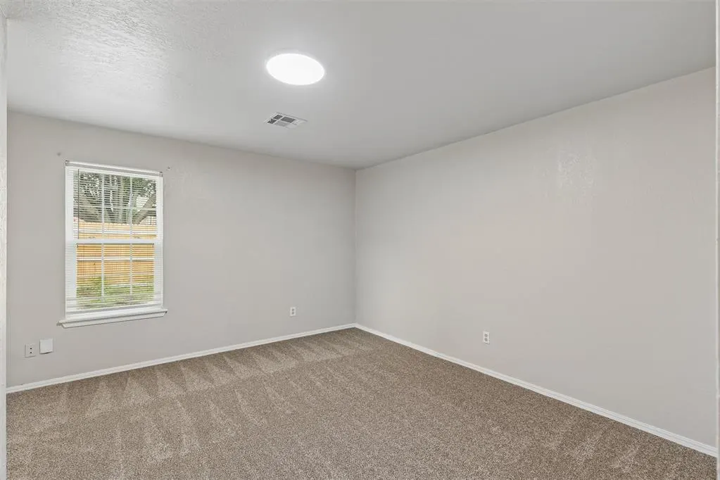 Photo 5 — 709 Stonecroft Circle, Edmond, OK 73034