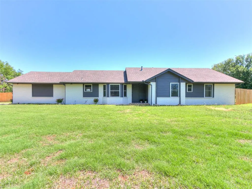 Front exterior — 10820 Blue Fox Drive, Edmond, OK 73025