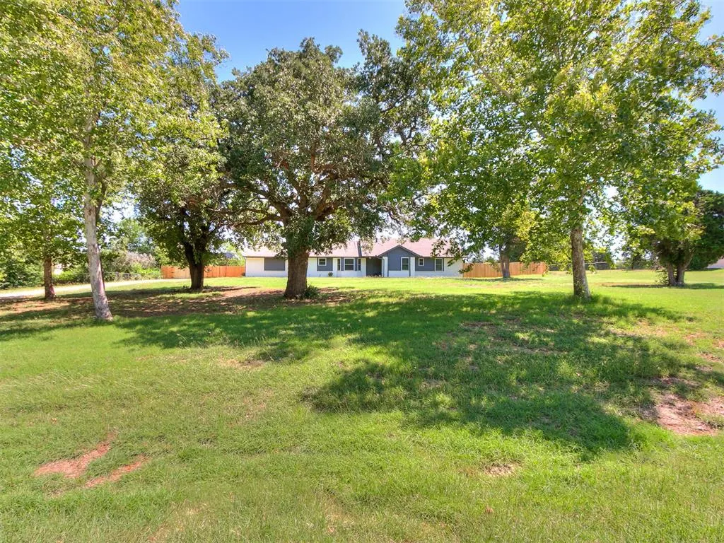 Photo 2 — 10820 Blue Fox Drive, Edmond, OK 73025