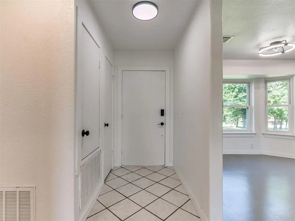 Photo 6 — 10820 Blue Fox Drive, Edmond, OK 73025