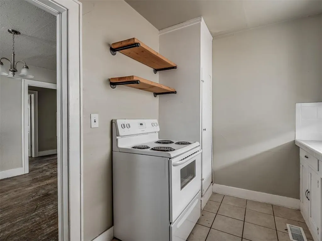 Photo 12 — 2517 NW 22nd Street, Oklahoma City, OK 73107
