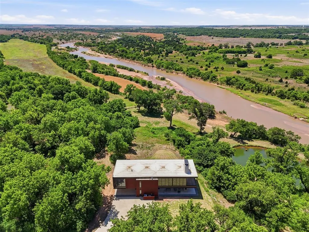 Photo 4 — 24573 County Road 760, Nash, OK 73761