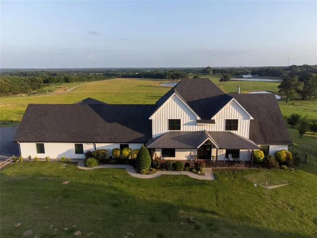 Photo 3 — 589 E Three Mile Road, Durant, OK 74701